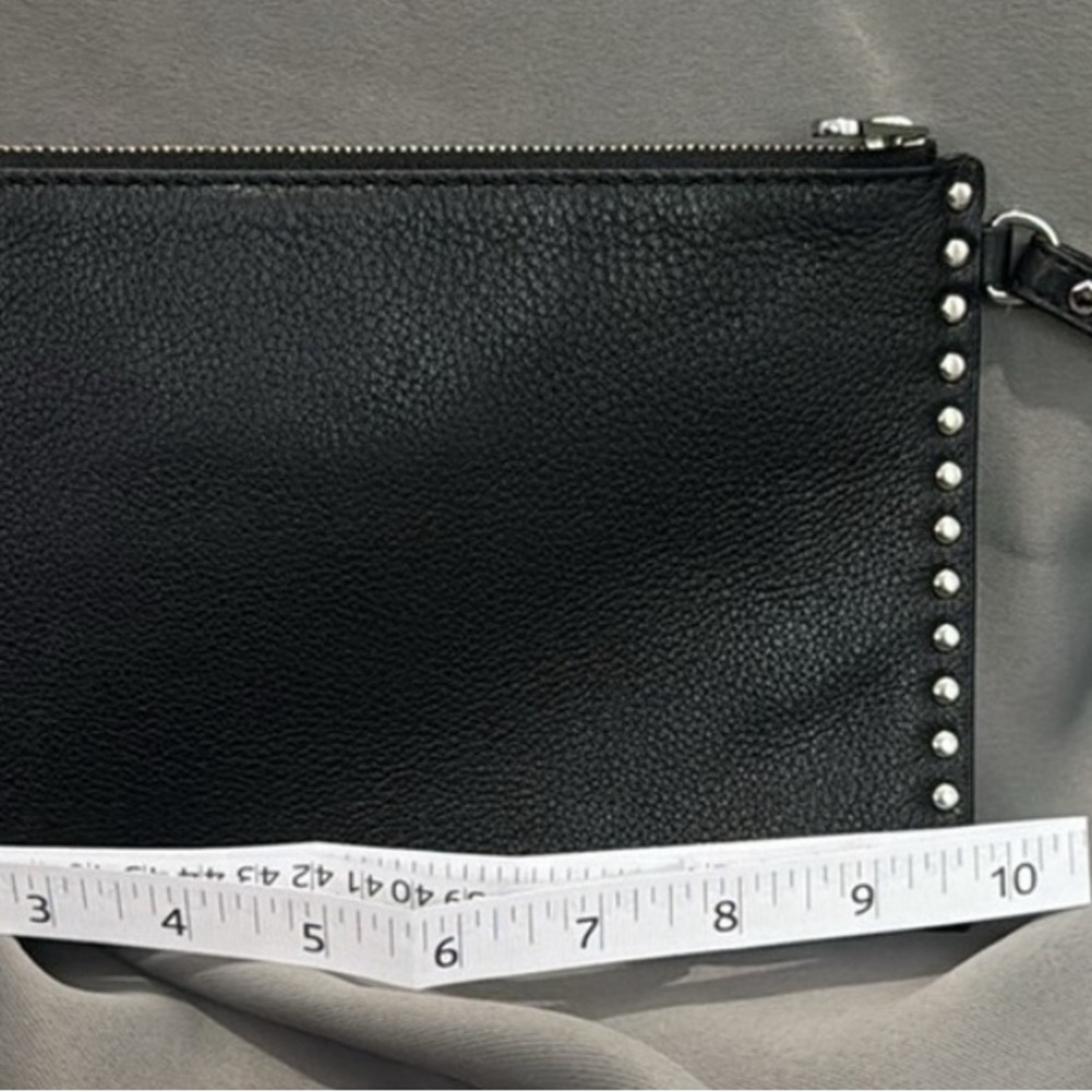 MICHAEL KORS Signature Adele Black Leather wristlet - Picture 2 of 3